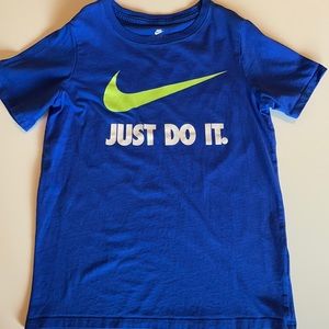 Boys Nike T-Shirt, size M